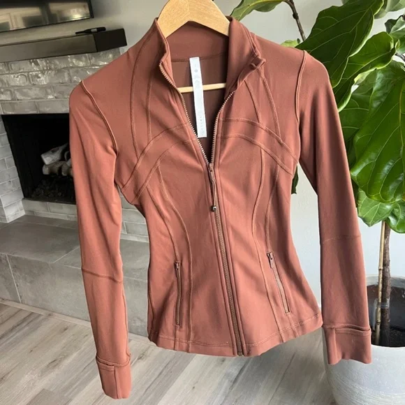 Lululemon Zip Up - Picture 1 of 3